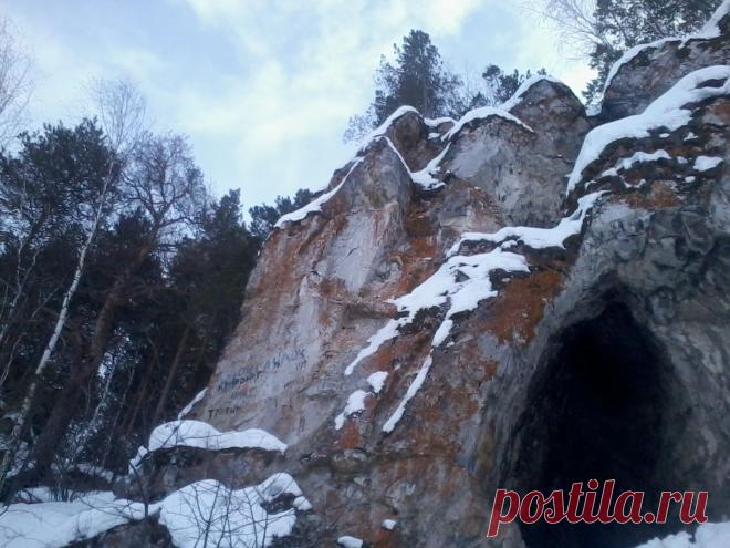 Пещера в скалах Писанцах, всего в 300 метрах от моего дома