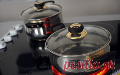 Как очистить стеклокерамическую плиту Поверхности эмалированных кухонные плит мы годами испытывали на прочност. Металлические мочалки, мощные отбеливающие абразивы и жирорастворяющие жидкости: чья-то плита выдержала, чья-то нет… Сейчас…