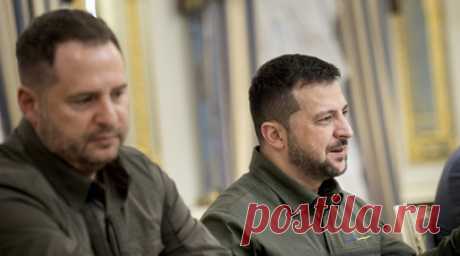 Politico: Зеленский потребовал от Ермака надеть костюм на встречу в Белом доме. Глава офиса Владимира Зеленского Андрей Ермак рассказал, что указание надеть костюм на встречу в Белом доме в феврале поступило от Зеленского, сообщает Politico. Читать далее