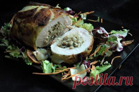 Куриный рулет в картофельной кольчуге - БУДЕТ ВКУСНО!
                                             - 15 декабря
                                             - 43005944230 - Медиаплатформа МирТесен Праздничный рецепт мясного рулета из доступных ингредиентов (куриная грудка, картофель и грибы). Праздничность рулету придаст "кольчуга" из тонких ломтиков жареного картофеля и начинка из белых сухих грибов с рисом (натуральным или из цветной капусты, как в моем случае). Идея блю...
