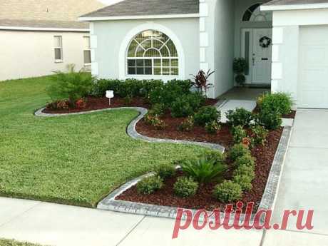 I like something similar, going up the right side of the driveway and incorporating the front of house. | Landscape