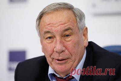 Тарпищев: Андреева сможет претендовать на победу в турнире Большого шлема. Глава Федерации тенниса России отметил, что в этом году у спортсменки были большие нагрузки