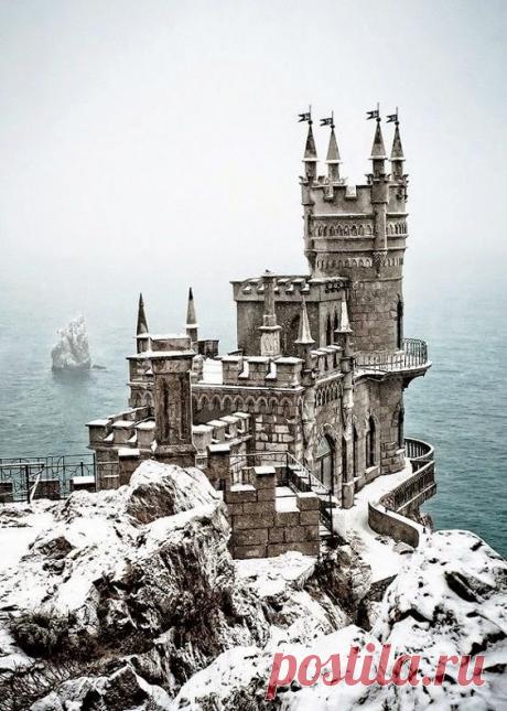 Five of the world's most incredible castles...