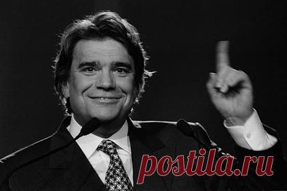 Умер бывший владелец Adidas. Бывший владелец компании-производителя спортивной одежды Adidas Бернар Тапи (Bernard Tapie) скончался в возрасте 78 лет. Бизнесмен на протяжении четырех лет боролся с раком желудка. «Он ушел с миром в окружении своей жены, детей, внуков и брата», — сказано в заявлении родственников.