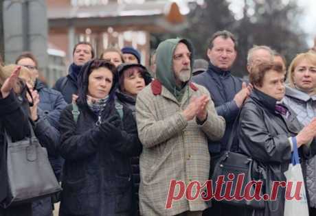 В Ярославле простились с актером «Молодежки» и «Шулера» Юрием Ваксманом. Ваксман умер 27 марта на 63-ем году жизни.