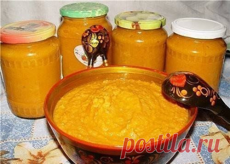 Изумительная кабачковая икра "ЦАРЕВНА" Обязательно придержи этот рецепт до сезона кабачков!

Ингредиенты:
3 кг кабачков;
1 кг моркови;
1 кг лука;
4 ст. ложки томатной пасты;
1 ст. ложка 70%-го уксуса;
2,5 ст. ложки соли;
сахар по вкусу;
0,5 л подсолнечного масла.

Приготовление:
Нарезать очищенные продукты, отварить немного в воде одно за другим: морковь, кабачки, лук - в такой последовательности. Варить чуть-чуть. Остудить, перекрутить через мясорубку. Продукты получаются...
