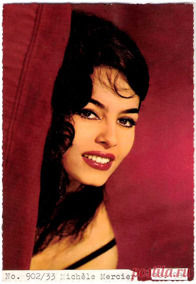 Невероятно красивая женщина, идеал женской красоты и обаяния, смотришь на нее, как на прекрасный цветок и не можешь насмотреться.

Мишель Мерсье по праву входит в десятку самых красивых женщин всех времен и народов. Сколько бы не было прекраснейших девушек в мире, таких как Мишель Мерсье больше не существует. Идеал красоты, несмотря на то, что вкусы меняются, но этот идеал остается на самом высочайшем пьедестале.