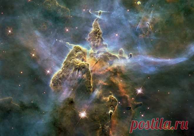 Телескоп Hubble: лучшие снимки за 2014 год Таинственные туманности, до которых миллионы световых лет, рождение новых звезд и столкновения галактик. Подборка лучших фотографий с космического телескопа Hubble за 2014 год.