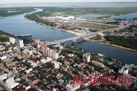 Угрожавшая журналистам российская чиновница уволилась. Чиновница из Ростовской области Наталья Дергачева, угрожавшая журналистке из Таганрога, уволилась с поста методиста по научной работе Дворца детского творчества сразу после огласки ситуации. Вопрос о ее привлечении к уголовной ответственности по статье «Воспрепятствование профдеятельности журналистов» еще открыт.