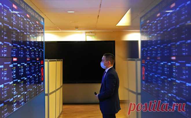 Эксперты назвали главные недостатки проекта о дистанционном голосовании. Проект требует концептуальной доработки, так как не предусматривает гарантий открытости списков и процедуры наблюдения, указывают эксперты. ЦИК настаивает на «рамочном» подходе: зарегламентированность не даст развиваться системам