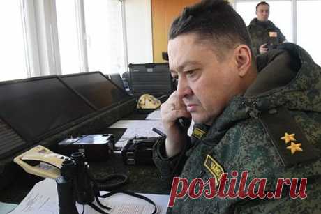 Командующий российскими войсками в Сирии встретился с лидером ополчения. Командующий российскими войсками в Сирии Александр Чайко встретился с лидером ополчения СДС Мазлумом Абди. По его информации, в ходе встречи обсуждались планы Турции начать наземную операцию против курдских формирований на северо-востоке Сирии, а также и меры для предотвращения проведения этой операции.