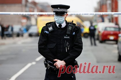 Создавшие наркоимперию мать и сыновья попались полиции. 48-летняя Джули Финни и двое ее сыновей, 28-летний Маркус и 19-летний Дилан, получили приговоры за торговлю наркотиками. Мать и сыновья создали наркоимперию 15 января 2020 года и продавали запрещенные вещества в деревне в Великобритании вплоть до их ареста 30 мая 2021 года.