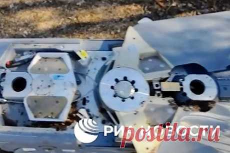 Опубликованы кадры внутреннего устройства дальнобойных ракет Storm Shadow. Российские специалисты показали внутреннее устройство англо-французской крылатой ракеты Storm Shadow, переданной Вооруженным силам Украины (ВСУ). Эксперты демонтировали агрегаты и узлы дальнобойной ракеты для того, чтобы понять, как она устроена. Специалистами были разработаны алгоритмы и инструмент для обезвреживания.