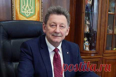 Посол Украины заявил о «растворяющейся в нарративах Кремля» Белоруссии. Посол Украины в Минске Игорь Кизим заявил о «растворяющейся в нарративах Кремля» Белоруссии. Дипломат отреагировал на обещание Лукашенко вернуть Украину в «лоно славянства». По словам Кизима, замыслом Кремля является возрождение империи, в которой не будет места для независимых Украины и Белоруссии.
