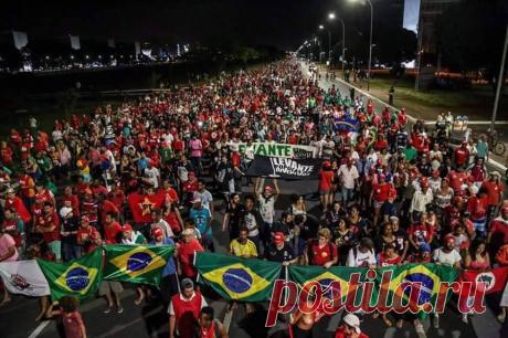 Tempo real: batalha contra o golpe