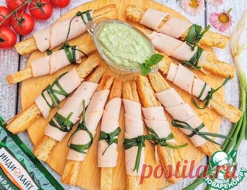 Слоеные палочки с ветчиной и соусом – кулинарный рецепт