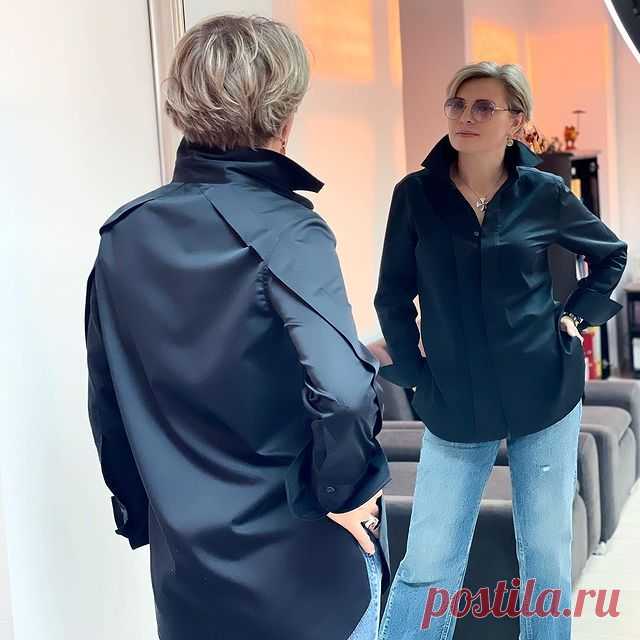 Photo shared by Одежда (Бренд) on October 18, 2021 tagging @strygina_olga. May be an image of 2 people, people standing and indoor.