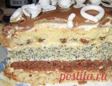 Торт проще простого
Коржей всего четыре: с изюмом, какао, маком, орехами
Ингредиенты:
для одного коржа:
1 яйцо
1 ч. ложка крахмала
0,5 ч. ложки соды или разрыхлителя
0,5 стакана сахара
0,5 стакана сметаны
0,5 стакана муки
Приготовление:
Всё смешать и добавить в один корж изюм, в один корж какао, в один корж мак, в один корж орехи по вкусу.
Крем: взбить 600 г. сметаны (или сливок) с 3 столовыми ложками сахара, пакетиком ванильного сахара и закрепителем для сливок.
Украсить шоколадной глазу