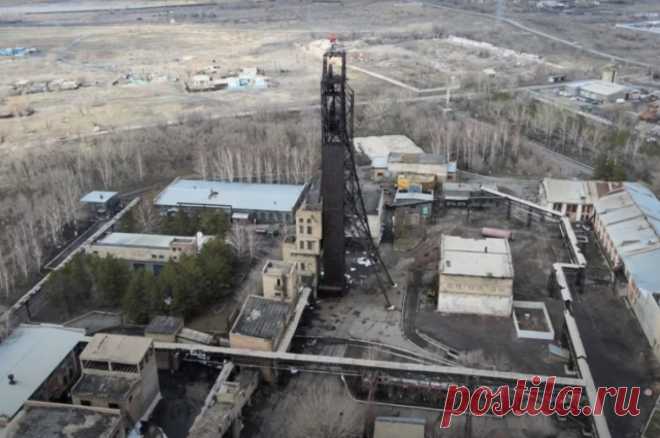 Число жертв аварии на шахте в Казахстане достигло 28 человек. Ведется поиск 18 горняков.