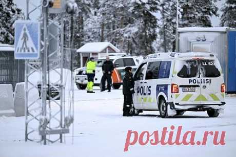 Финляндия закроет прием просителей убежища на границе с Россией. Правительство Финляндии закроет прием просителей убежища на границе с Россией в ближайшее время. Об этом сообщает газета Helsingin Sanomat. Газета также приводит слова министра финансов Финляндии Риикки Пурры, заявившей ранее, что закрытие приема является единственно возможным вариантом.