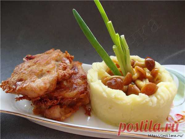 Рубленые куриные котлеты с сыром