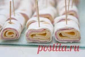 Рулетики из лаваша с ветчиной и сыром