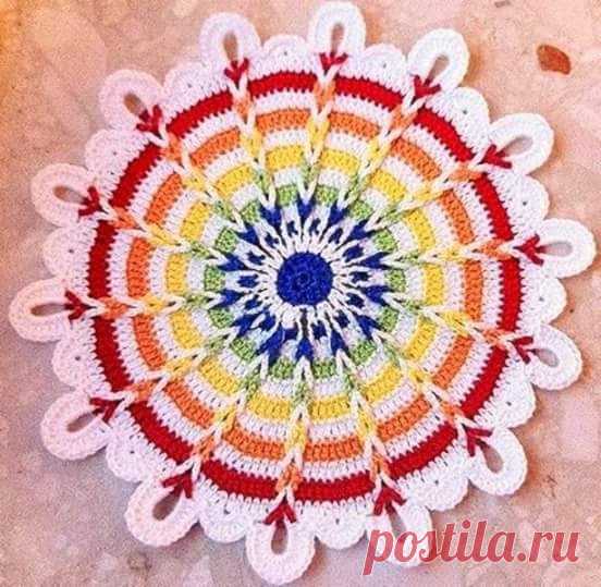 Разноцветный коврик крючком.