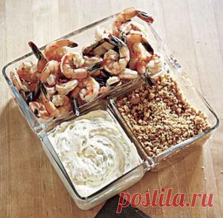 Креветки с пряным майонезом и чесночными сухарями