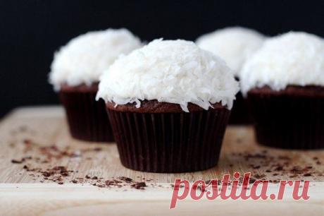 Как приготовить шоколадные капкейки с кокосом - рецепт, ингридиенты и фотографии