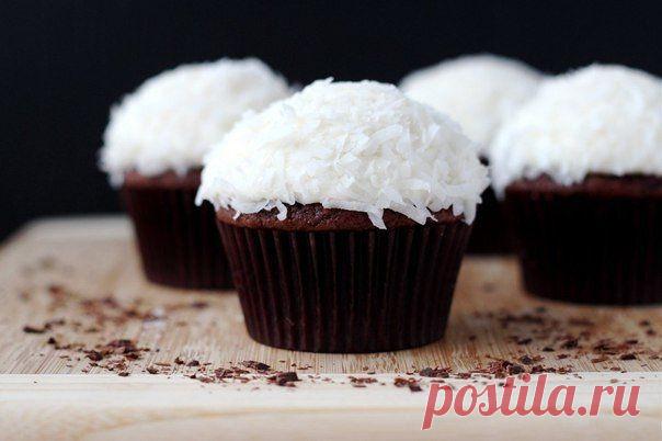 Как приготовить шоколадные капкейки с кокосом - рецепт, ингридиенты и фотографии