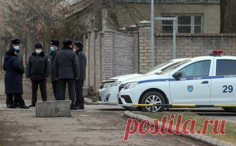 Власти Киргизии поручили за один день закрыть все притоны в стране. В Киргизии до 1 декабря должны закрыть все заведения по оказанию интимных услуг, заявил вице-премьер и глава госкомитета нацбезопасности (ГКЦК) Камчыбек Ташиев, выступая на церемонии открытия нового здания Балыкчинского городского отдела управления ведомства.