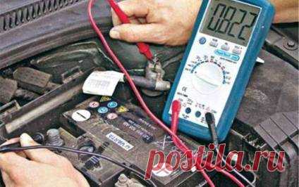 ПРОДЛЕВАЕМ ЖИЗНЬ АВТОМОБИЛЬНОГО АККУМУЛЯТОРА

Сколько в среднем «живет» автомобильный аккумулятор? Ответ на этот вопрос легко может поставить в тупик, ведь точного ответа не сможет дать никто. Слишком много факторов, от которых зависит продолжительность эксплуатации аккумулятора. Пожалуй, главным критерием остается качественный уход за ним и своевременное обследование. Естественно, что для определенной марки автомобиля существует свой тип аккумулятора. И не забываем про бо...