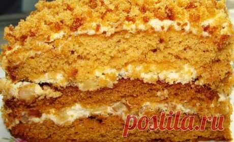 Медовый торт с кремом и бананом - простой рецепт