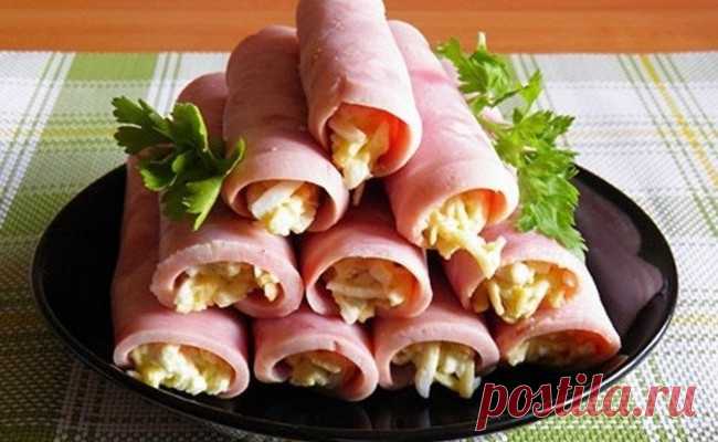 Ветчинные рулетики с чесноком, сыром и яйцами - Dynastyofchefs.ru