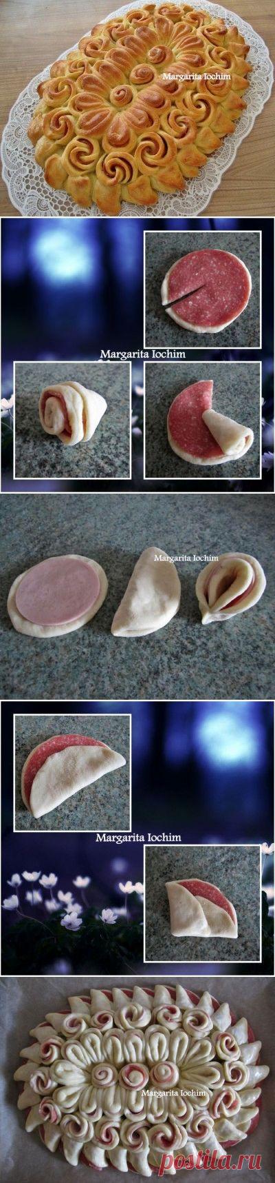 Пирог из дрожжевого теста с колбасой «Салфетка» : Выпечка несладкая