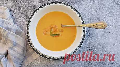 Биск (bisque) из креветок - elaizik.ru Биск (bisque) – это суп-эмульсия из ракообразных со специями, белым вином, коньяком и сливками. Биск имеет бархатистую консистенцию и изысканый вкус.