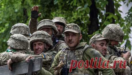 Медведчук заявил об угрозе социальной катастрофы на Украине. Фронт дает Украине огромное количество невосполнимых потерь и инвалидов, в то же время верхушка страны сходит с ума от вседозволенности и безнаказанности. Такое мнение в своей статье &quot;Затягивание войны уничтожит Украину и потянет ко ...