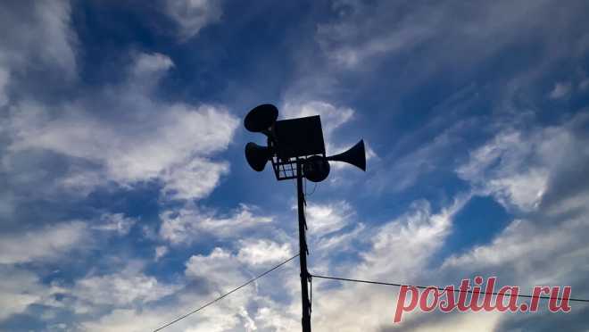 6 марта МЧС проведет по всей России проверку систем оповещения населения. 6 марта на всей территории России пройдет проверка систем оповещения. Об этом сообщает МЧС РФ. По официальной информации, 6 марта состоится всероссийская проверка систем оповещения населения, во время которого будет осуществлен запуск ...