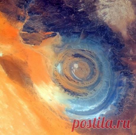 Космонавт постит фотографии прямо с орбиты / Surfingbird знает всё, что ты любишь