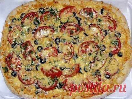 9 рецептов для любителей пиццы

1. Пицца с вкусным краешком
2. Пицца «Замечательная»
3. Пицца по-домашнему
4. Деревенская пицца
5. Пицца на сковороде за 10 минут
6. Отличное тесто для пиццы
7. Пицца «Любимица»
8. Тонкое тесто для пиццы
9. Пицца "Пепперони"

1.Пицца с вкусным краешком

Ингредиенты:
-150мл тёплой воды
-0.5 ч.л. сахара
-0.5 ч.л. соли
-2 ст. ложки оливкового или растительного масла
-8 г сухих дрожжей (1 ч.л)
-1.5 ст. муки

Приготовление:
Сахар размешать в воде...