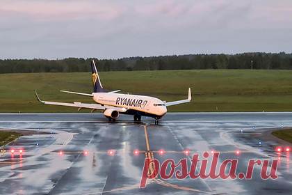 В Белоруссии назвали вбросом обвинение в адрес КГБ в посадке самолета Ryanair. Глава департамента по авиации Белоруссии Артем Сикорский назвал материал New York Times о посадке самолета Ryanair в Минске информационным вбросом.