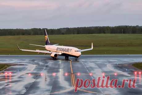 В Белоруссии назвали вбросом обвинение в адрес КГБ в посадке самолета Ryanair. Глава департамента по авиации Белоруссии Артем Сикорский назвал материал New York Times о посадке самолета Ryanair в Минске информационным вбросом.