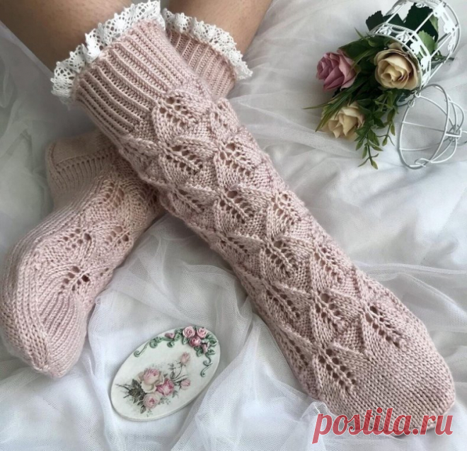 Красивые носочки спицами