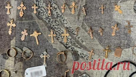 В Ростовской области двое мужчин переплыли Дон и обокрали собор. В Ростовской области силовики задержали двух местных жителей, подозреваемых в краже имущества из собора. Об этом сообщает &quot;МВД Медиа&quot;. По данным следствия, двое жителей города Красный Сулин на резиновой лодке переправились ...