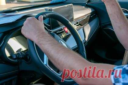 Россиянам дали советы по покупке авто с пробегом. При выборе авто с пробегом нужно помнить, что такие очевидные критерии, как возраст и показания одометра, не всегда дают исчерпывающую информацию о состоянии транспортного средства, предупредил технический директор автомобильного FRESH Максим Рязанов. Советы по покупке подержанных машин он дал в беседе с «Лентой.ру».