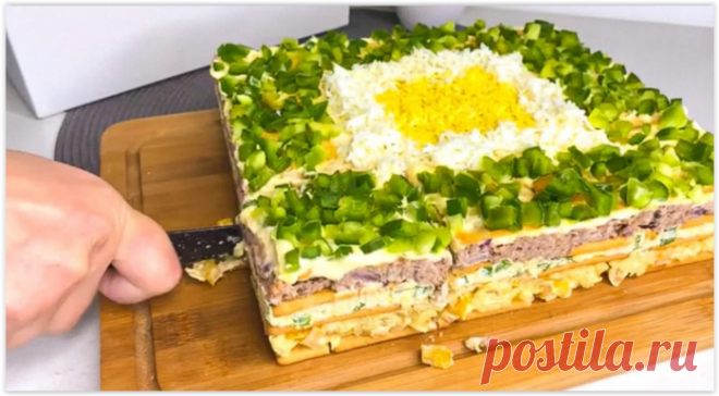 Беру крекеры и готовлю вкусный закусочный торт-салат!