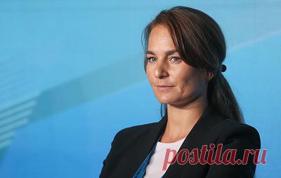 Саблистка Великая заявила, что не планирует завершать карьеру. Двукратная олимпийская чемпионка отметила, что она дает заряд энергии болельщикам, и это мотивирует ее продолжать заниматься фехтованием