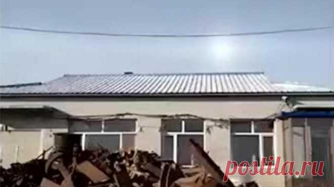 Пять солнц в небе поразили жителей Внутренней Монголии Жители китайской Внутренней Монголии смогли наблюдать пять солнц в небе во время рассвета. Об этом сообщает издание NDTV.Видео феномена опубликовали