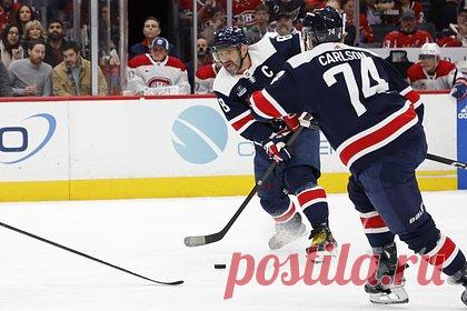 Овечкин забросил десятую шайбу в сезоне. Российский нападающий «Вашингтон Кэпиталс» Александр Овечкин забросил одну шайбу в матче регулярного чемпионата Национальной хоккейной лиги против «Монреаль Канадиенс». Форвард укрепил свое положение в списке лучших снайперов лиги и сократил отставание от лидера, канадца Уэйна Гретцки, до 62 голов.