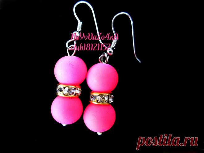 серьги c камнями 
Материал:бусины,металлическая фурнитура под серебро.
цена:160 р.